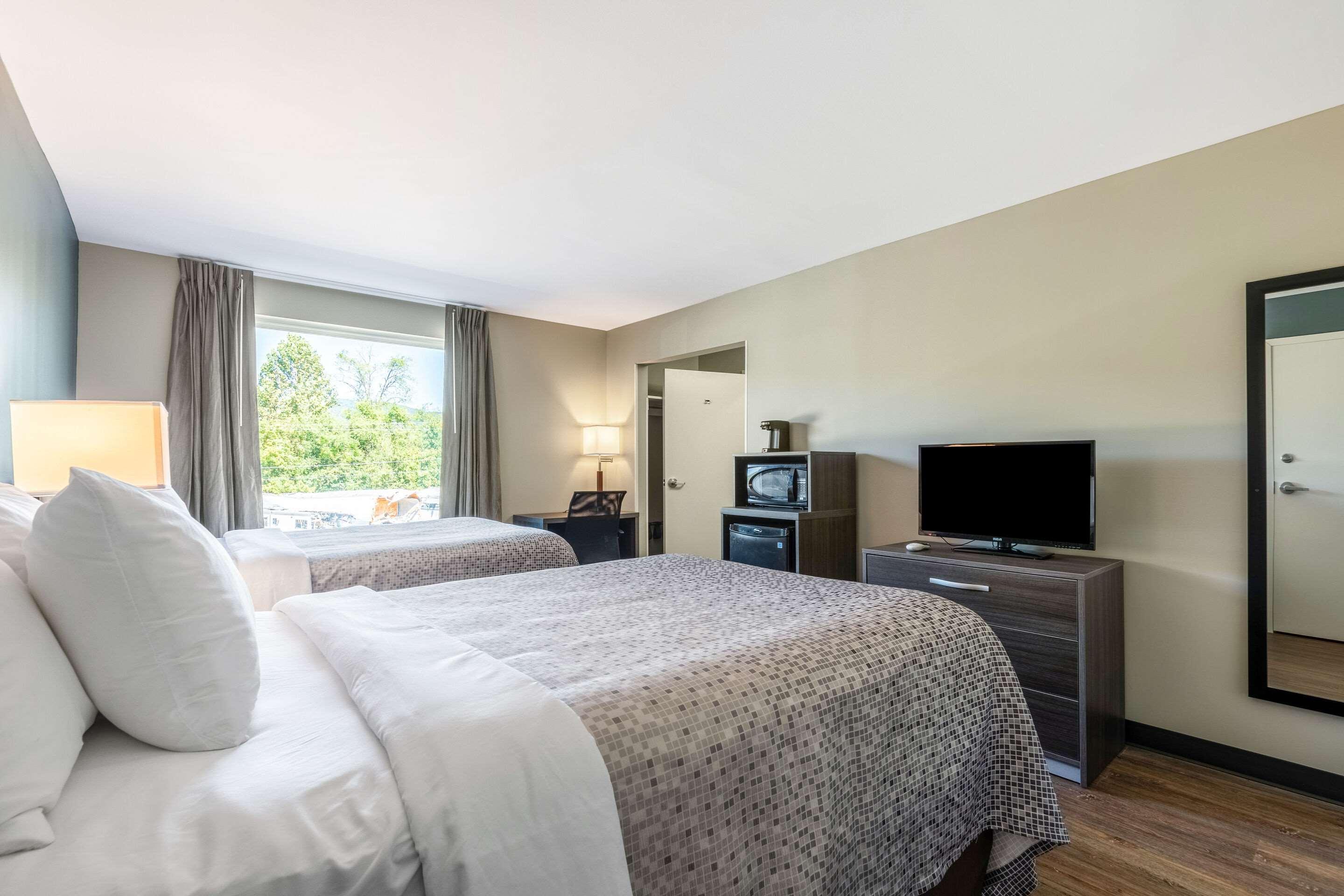 Econo Lodge Dayton Bagian luar foto