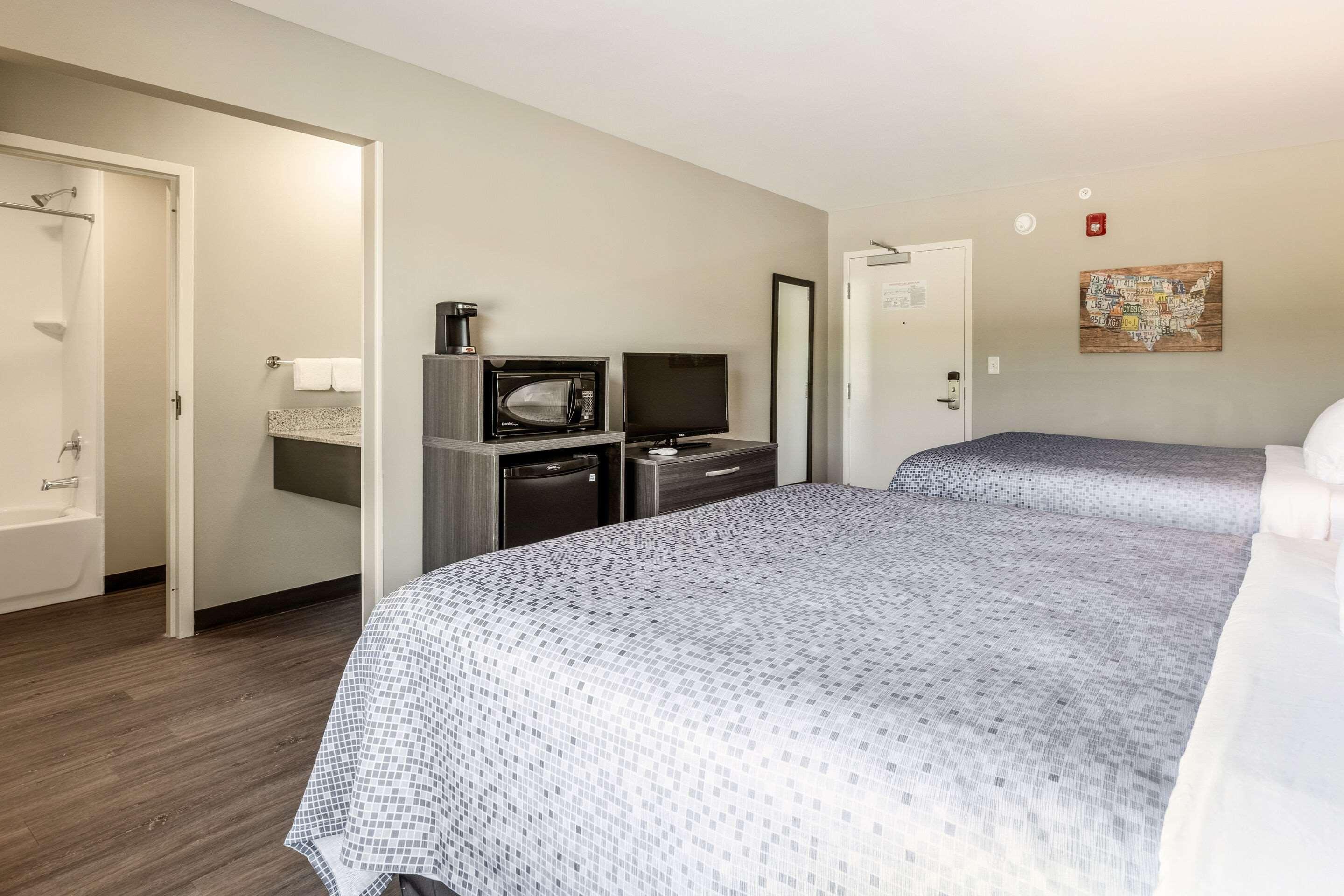 Econo Lodge Dayton Bagian luar foto