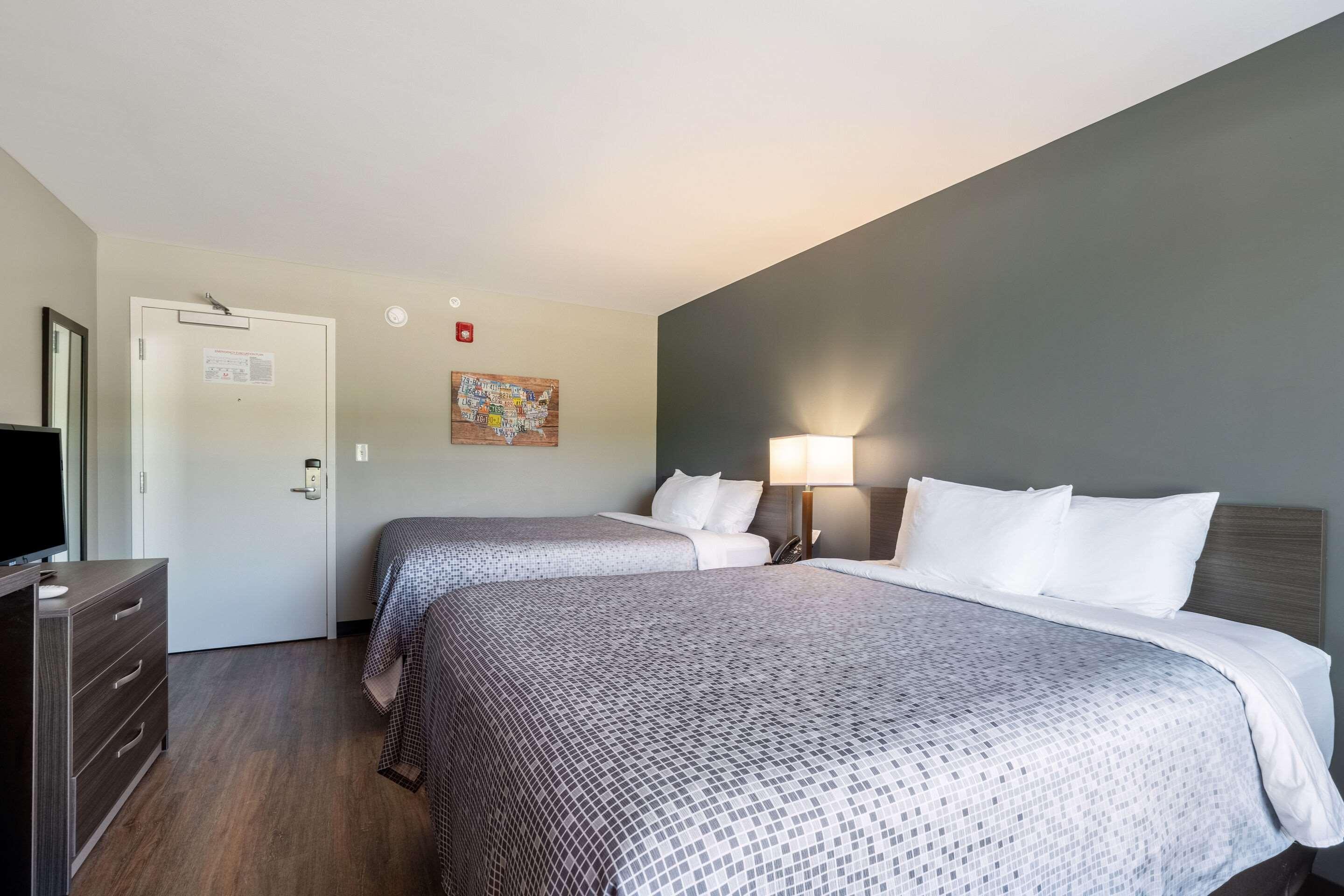 Econo Lodge Dayton Bagian luar foto