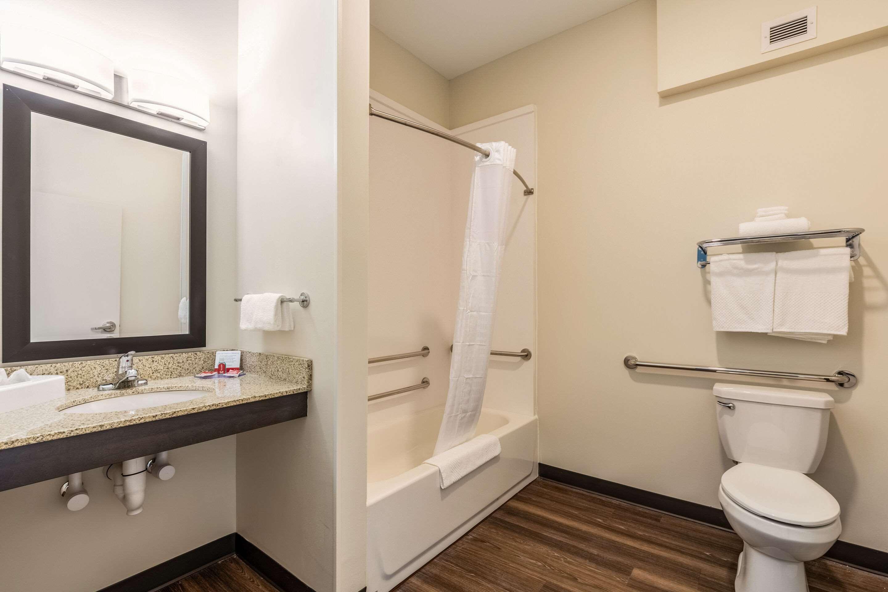 Econo Lodge Dayton Bagian luar foto