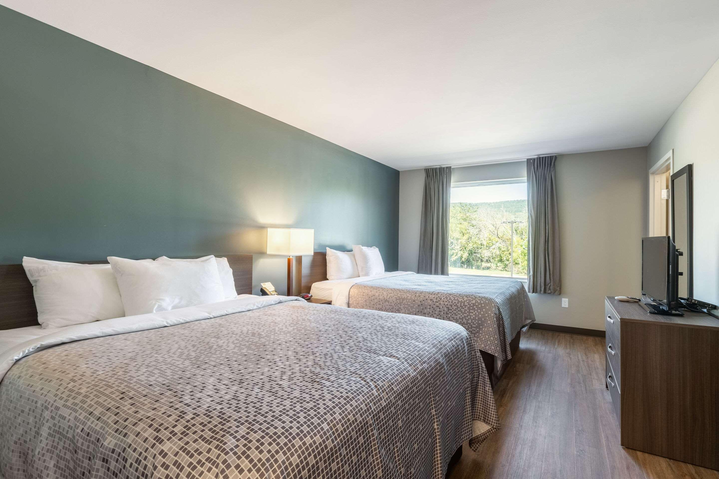 Econo Lodge Dayton Bagian luar foto