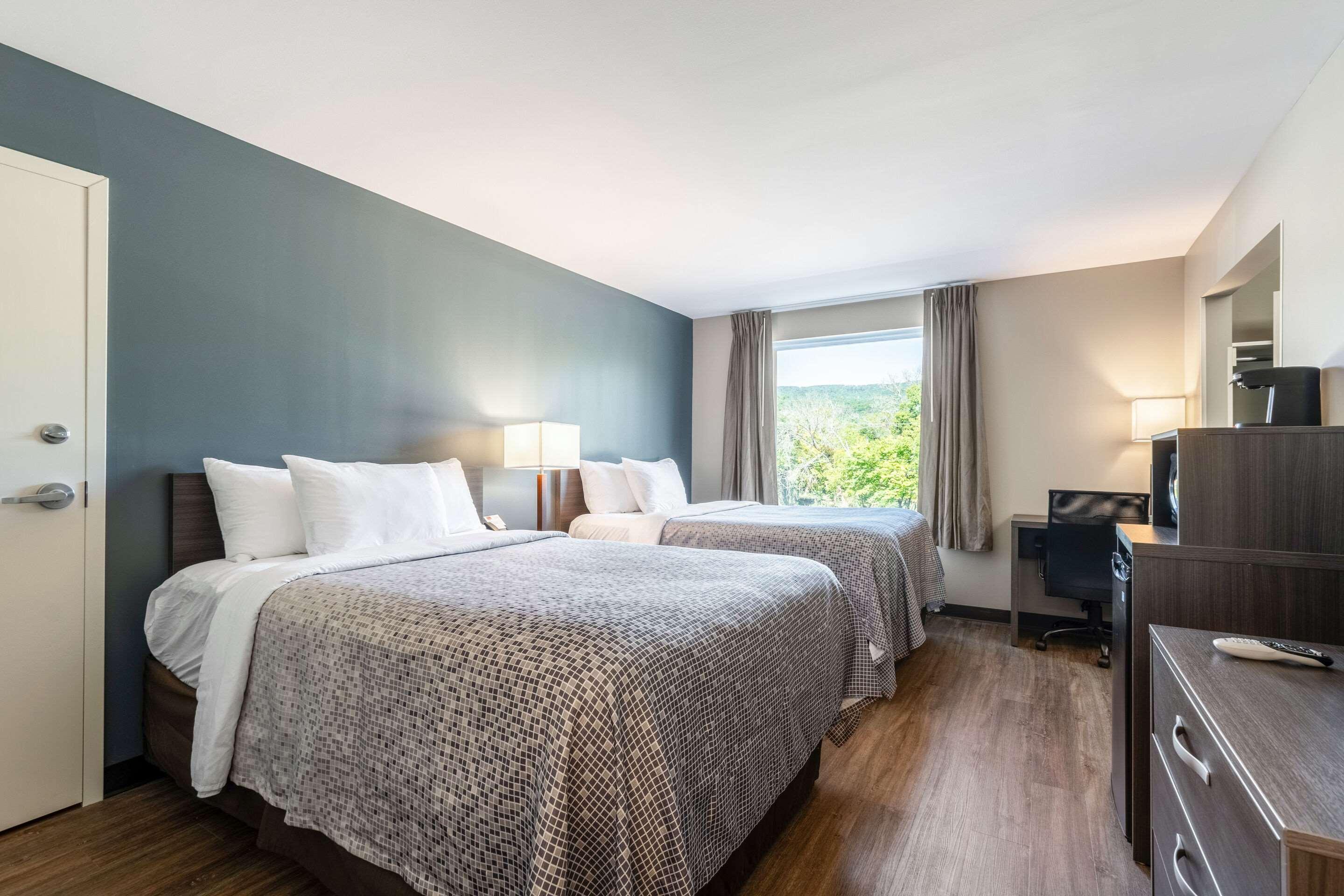 Econo Lodge Dayton Bagian luar foto