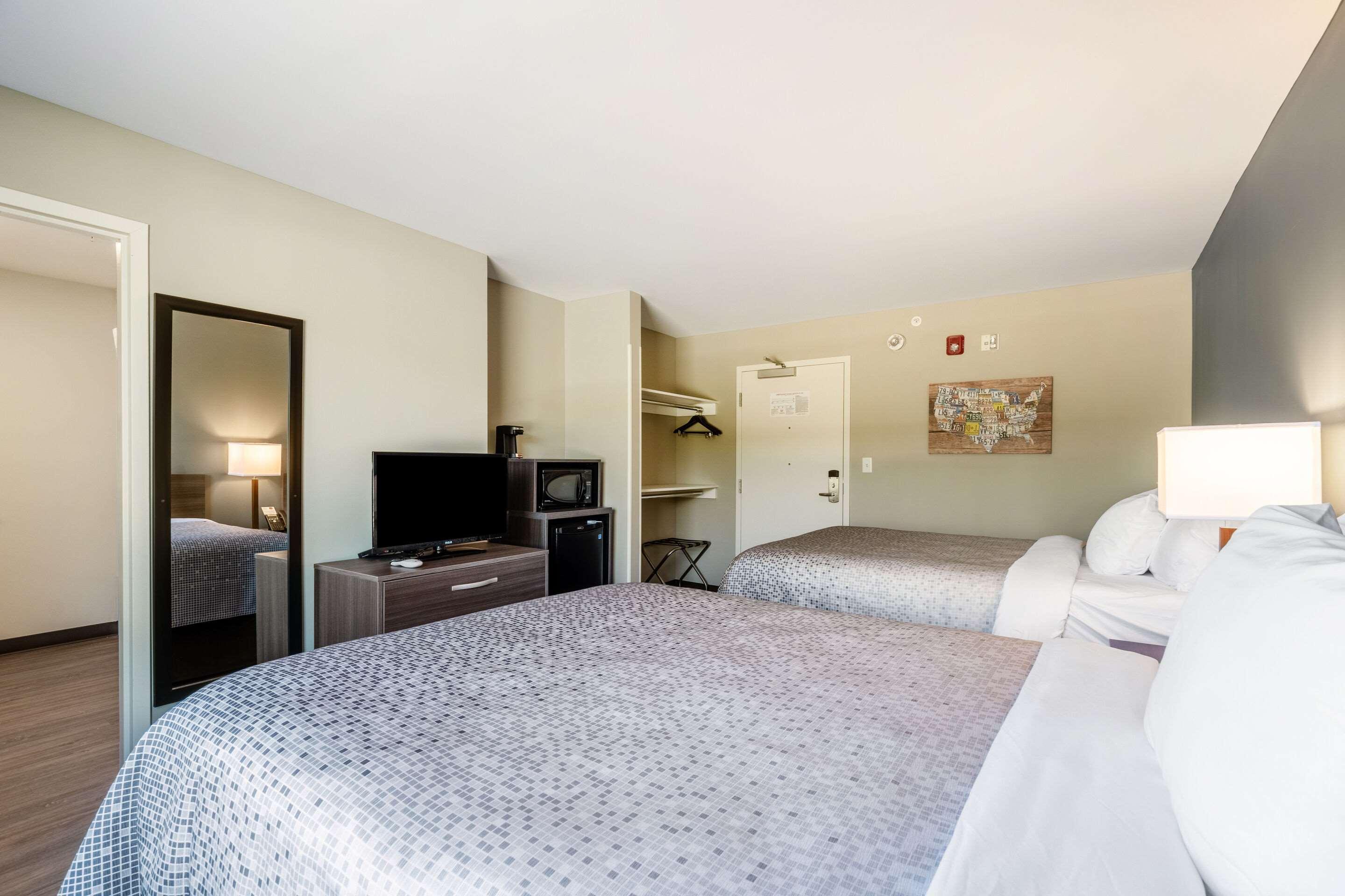 Econo Lodge Dayton Bagian luar foto