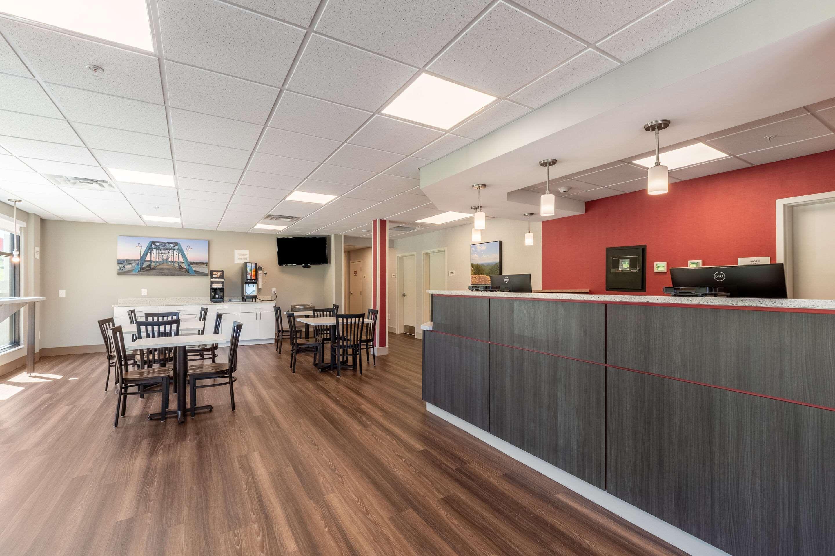 Econo Lodge Dayton Bagian luar foto