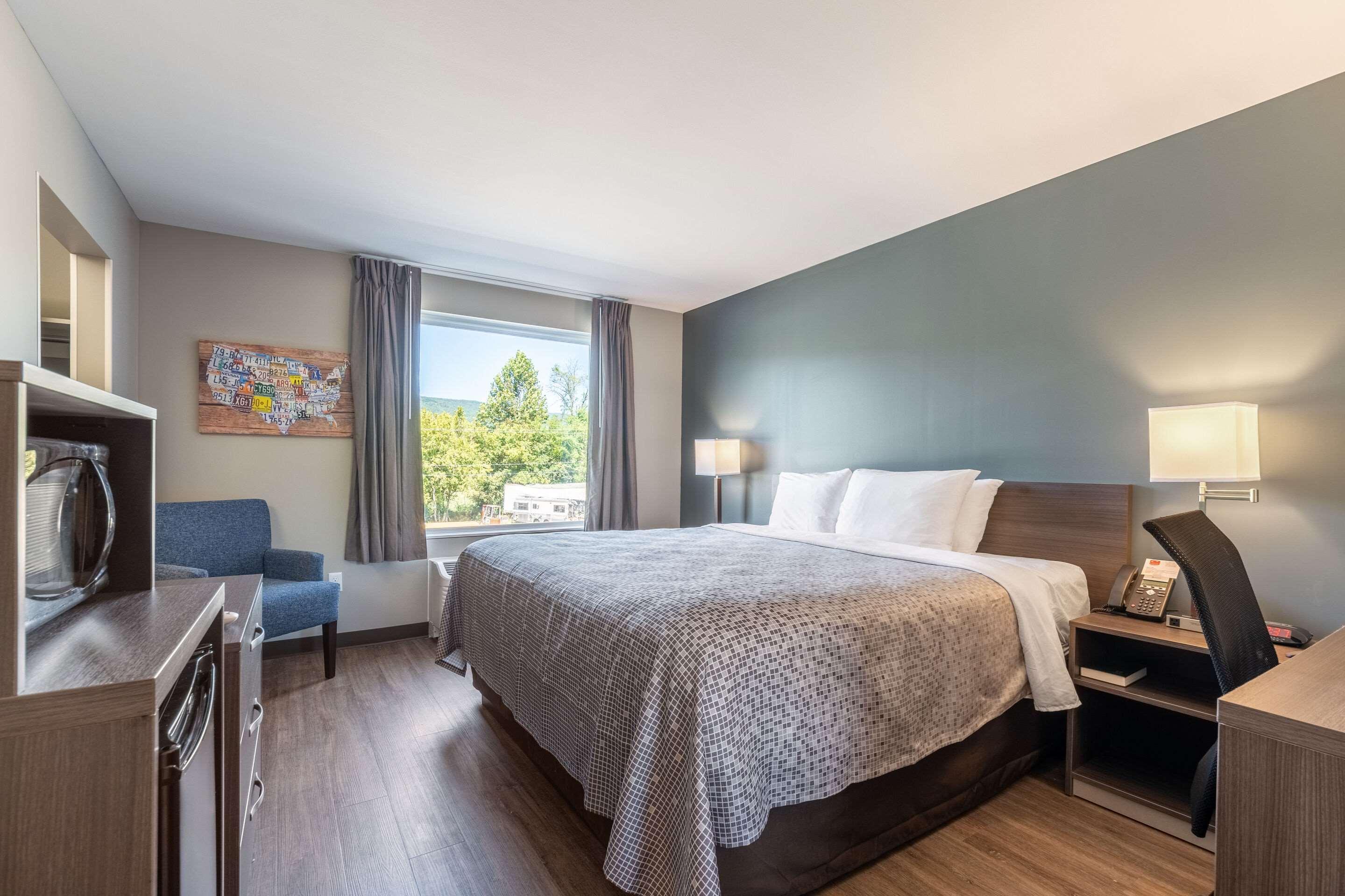 Econo Lodge Dayton Bagian luar foto